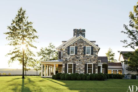 From its Federal-style wing to its neo-Victorian carriage barn, a new home in Dutchess County blends a century of American country heritage into a single transcendent whole Fabric Window Shades, Gil Schafer, Federal Style House, Brick Farmhouse, Neo Victorian, Greek Revival, Stone House, Architectural Digest, Curb Appeal