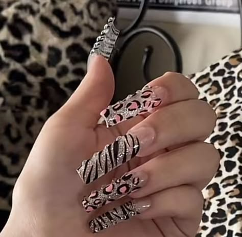 Valentines Nail Designs, Valentine Nail Designs, Valentine Nail Ideas, Valentines Nails Designs, Paznokcie Hello Kitty, Valentines Nail, Valentine Nail, Punk Nails, Leopard Print Nails