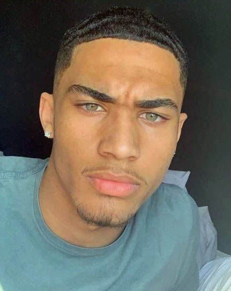 Jamie Melbourne Light Skin Men, Boys With Curly Hair, Cute Black Guys, Men In Black, Corte De Cabelo Masculino, Black Man, Black Boys, Pretty Men