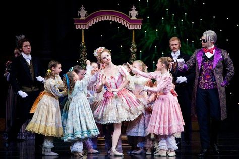 Party scene Nutcracker Party Scene, Christmas In Dc, Nutcracker Ballet Costumes, Nutcracker Party, Ballet Shows, Nutcracker Costumes, Adult Ballet, Ballet Performances, Classical Ballet