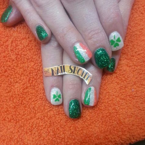 St. Patrick's special. Ireland flag with shamrock. Ireland Nail Art, Irish Nail Designs, Nails St Patricks Day Irish, Dr Patrick’s Day Nails, Turquoise Acrylic Nails, Ombre St Patricks Day Nails, St Patricks Nail Designs, Easy Nail Polish Designs, Saint Paddy’s Day Nails