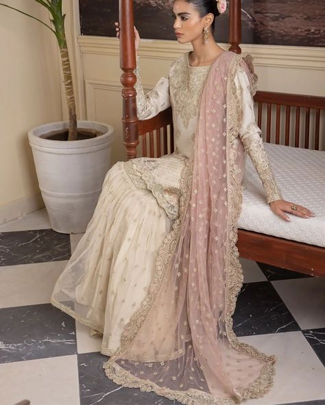 Inbox us to order ✉📬 Or contact 📞 +923074745633 📞☎ (WhatsApp ✔) Gharara Pakistani Simple, White Gharara Pakistani, White Garara Dress, Pakistani Gharara Designs, White Kameez, White Gharara, Pink Gharara, Gharara Pakistani, Pakistani Gharara