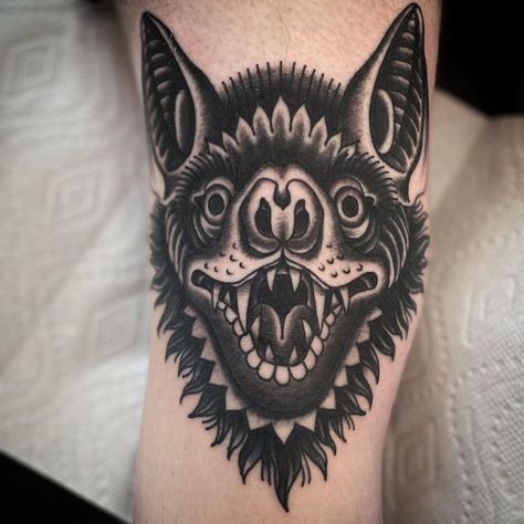 Bat Tattoo On Knee, Bat Knee Tattoo Traditional, Knee Ditch Tattoo Traditional, Trad Knee Tattoo, Bat Knee Tattoo, Knee Tats, Bat Tattoos, Filler Tattoos, Love Yourself Tattoo