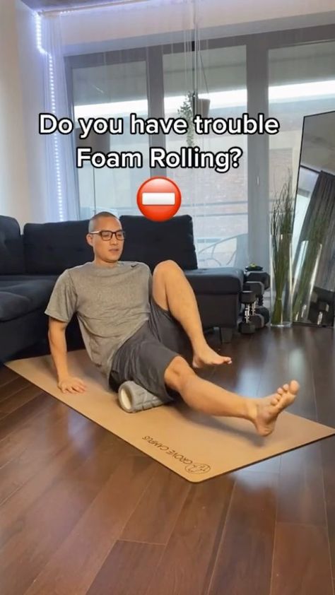 Roller Exercises, Roller Workout, Foam Roll, Foam Roller Exercises, Workout Beginner, Body Weight Leg Workout, Foam Rolling, Easy Yoga Workouts, Strengthening Exercises