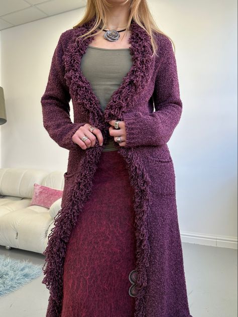 Purple Winter Outfit, Floor Length Cardigan, 2000s Outfit, Whimsical Fashion, Hippie Outfits, Long Cardigan, Really Cute Outfits, Style Profile, 90s Fashion