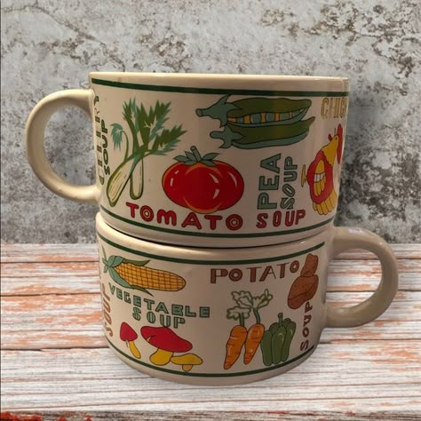 Vintage Soup Bowls Unique Coffee Mugs Vintage, Vintage Kitchenware Farmhouse, Vintage Soup Bowls, Cool Plate Designs, Cool Dishware, Funky Dishware, Cute Kitchenware, Soup Aesthetic, Unique Kitchenware