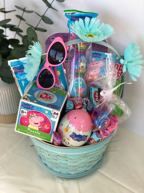 Peppa Pig Easter Basket Ideas, Peppa Pig Easter Basket, Peppa Pig Puzzle, Peppa Pig Easter, Peppa Pig Gifts, Homemade Easter Baskets, Kids Toys For Christmas, Easter Baskets To Make, Gift Box Ideas