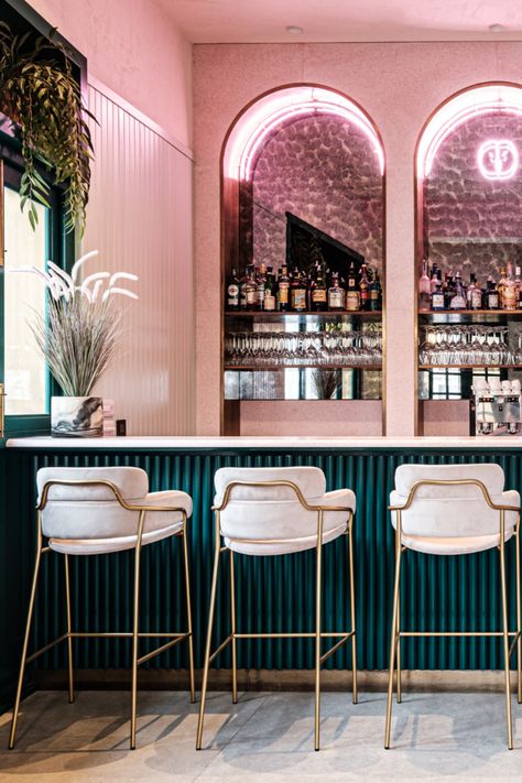 Diners are enveloped in soft pinks and velvety greens at Barbajean, which occupies a prime corner spot in the seaside town of Dingli in Malta. Mizzi Studio designed the restaurant, which stands out on the grey cobbled streets thanks to its rose-coloured plaster exterior. Photography: Brian Grech. #pink #interiors #pinkinterior #interiordesign #colourfulinterior #bar #design Check Floor, Bar Deco, Decoration Restaurant, Bar Inspiration, Bar Interior Design, Seaside Town, Bar Interior, Lounge Design, Bar Design Restaurant