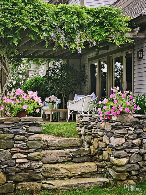 A simple, soothing design incorporating elements from nature is often ideal for a small patio. Design Per Patio, Cheap Backyard, Patio Deck Designs, Have Inspiration, Pergola Plans, Pergola Patio, Small Backyard Patio, Beautiful Backyards, Budget Backyard