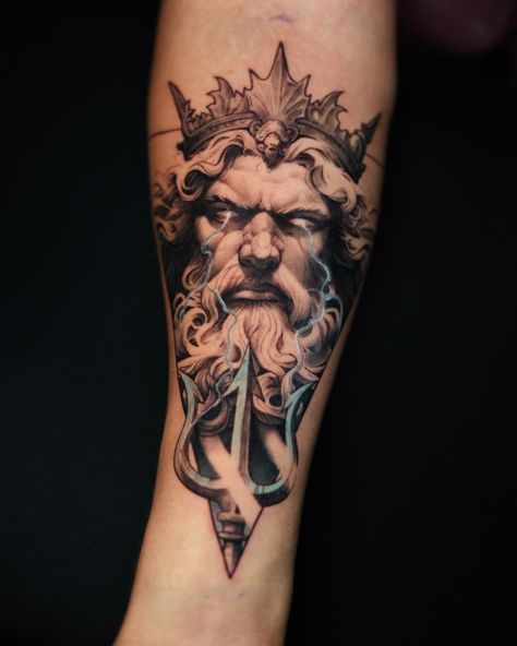 Poseidon tattoo @nautilustattoo_la #poseidontattoo #poseidon #latattooartist #latattoo #losangelestattoo #losangelestattooartist #tattooartistlosangeles Posiden Tattoo Sleeve, Poseidon Tattoo Design, Poseidon Tattoo, Los Angeles Tattoo, La Tattoo, Greek Mythology Tattoos, Mythology Tattoos, Tattoo Inspo, Greek Mythology