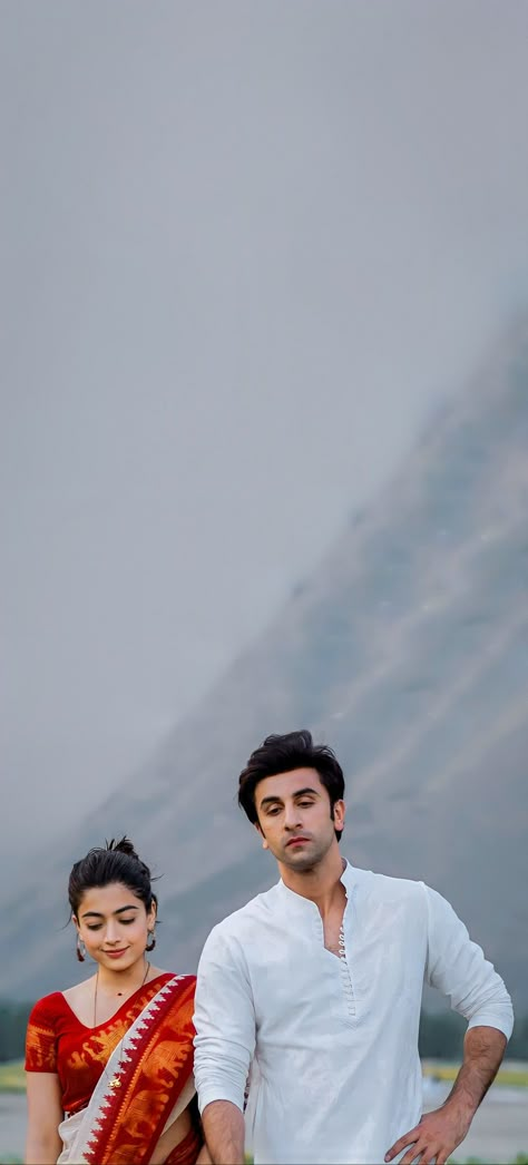 Ranbir Kapoor And Rashmika, Animal Movie Rashmika, Rashmika In Animal, Animal Movie Ranbir Kapoor Rashmika, Bollywood Couple Pic Hd, Animal Movie Ranbir Kapoor Wallpaper, Animal Movie Wallpaper, Jalsa Movie Images, Animal Ranbir Kapoor