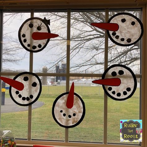 Craft Snowman For Kids, Winter Sun Catchers For Kids, Snowman Suncatcher Craft, Kindergarten Winter Crafts Easy, Christmas Suncatchers For Kids, Snowman Window Art, Toddler Snowman Craft, Snowman Craft Preschool, Snow Preschool Activities