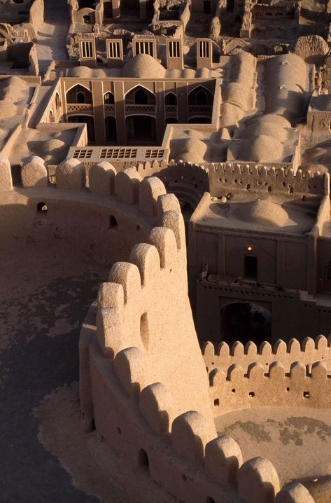 After being devastated by an earthquake in 2003, Iran's earthen city is being restored to its former glory. Farah Diba, Iranian Architecture, Persian Architecture, Iran Travel, Persian Empire, Vernacular Architecture, Silk Road, Ancient Architecture, Islamic Architecture