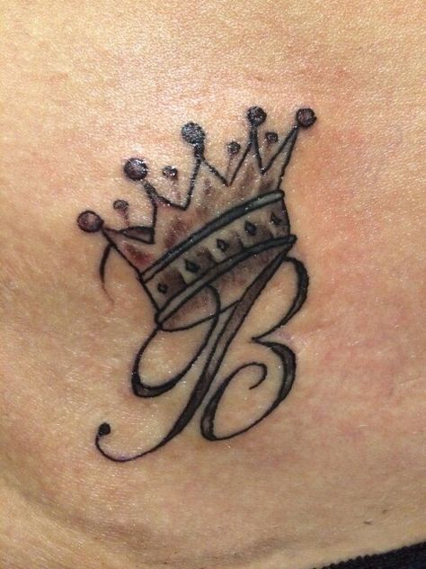 Queen B tattoo Queen B Tattoo, Crown Tattoos For Women, Crown Tattoos, Cross Drawing, B Tattoo, Crown Tattoo, Queen B, Tattoo Inspo, Toad