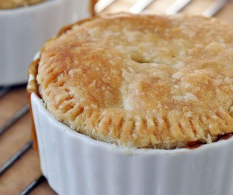 Tofu & Vegetable Pot Pie Tofu Pot Pie, Vegetarian Gravy Recipe, Ham Pot Pie, Individual Chicken Pot Pies, Best Chicken Pot Pie, Vegetarian Gravy, Vegetable Pot Pies, Chicken Pot Pies, Homemade Chicken Pot Pie