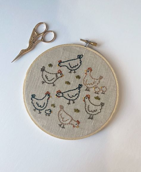 Spring Chickens hand embroidered hoop Farmhouse Embroidery Designs, Spring House Decor, Chicken Embroidery, Spring House, Embroidered Hoop, Simple Embroidery Designs, Embroidery Stitches Tutorial, Background Fabric, Cute Embroidery