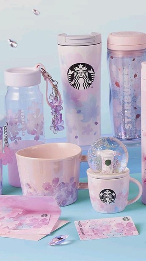 Sakura Drink, Starbucks Code, Kawa Starbucks, Starbucks Products, Resep Starbuck, Copo Starbucks, Starbucks Wallpaper, Starbucks Merchandise, Starbucks Bottles