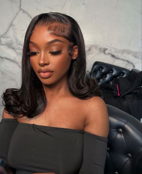 Awards Show Hairstyles, Prom Hair Middle Part, Grad Hairstyles Black Women, Sweet 16 Hairstyles Black, Straight Frontal Hairstyles, Hairstyles For Prom Black Women, Hairstyles For Senior Pictures, Bodywave Lacefront Wig, Gala Hairstyles Black Women