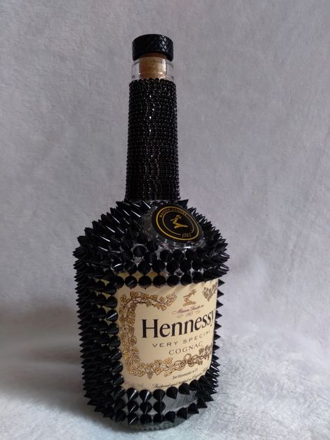 Kustomkreationsbyliv@gmail.com Diy Hennessy Bottle Decor, Hennessy Bottle Decor Diy, Bedazzled Hennessy Bottle, Blinged Out Alcohol Bottles, Decorated Hennessy Bottle, Blinged Out Hennessy Bottle, Glitter Hennessy Bottle, Bedazzling Things, Bedazzled Bottles