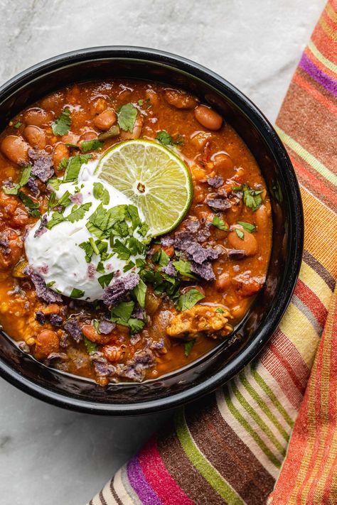 Tempeh Chili, Chili With Beans, Meatless Chili, Chili Recipe Healthy, Instant Pot Chili, Vegan Chili Recipe, Sweet Potatoes Recipe, Veggie Chili, Sweet Potato Chili