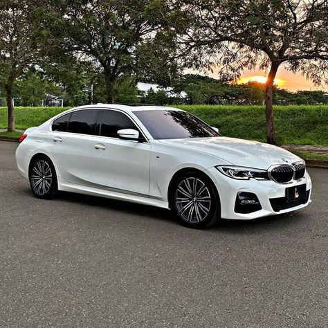 Bmw 330i M Sport, Bmw 330i, Whatsapp Call, Engine Bay, Super Luxury Cars, Fancy Cars, Apple Carplay, Laser Lights, Korea Fashion