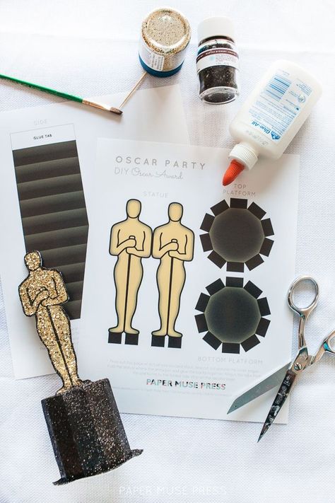 Oscar Trophy, Oscars Theme Party, Hollywood Prom, Deco Cinema, Hollywood Birthday Parties, Oscars Party Ideas, Party Link, Cinema Party, Academy Awards Party