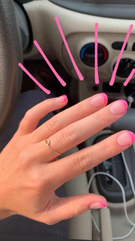 Dip Nails No Acrylic, Short Sns Nails French Tips, Gel Nails With Pink Tips, Colored French Tip Nails Dip Powder, Colorful Gel Nails Short, Short Simple Dip Nails, Color Tip Dip Nails, Pink Dip French Nails, Gel French Tips Short