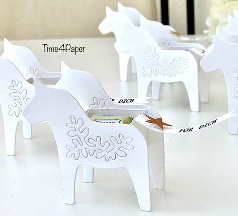 Open Ended Play, Dala Horse, Open Ended, Horse Head, Step Stool, Christmas Decor, Christmas Crafts, Kindergarten, Paper Crafts