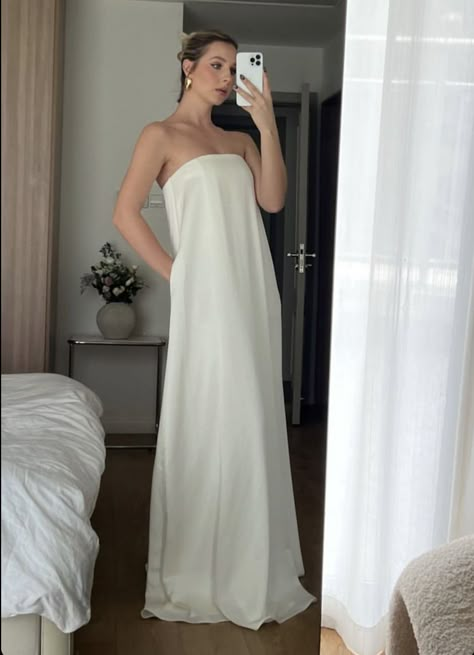 Minimal Wedding Outfit, Zara White Silk Dress, Chic White Satin Slip Dress, Chic White Silk Maxi Dress, Luxury White Elegant Slip Dress, Chic White Floor-length Slip Dress, Minimalist Gown, Minimalist Dresses, Dream Wedding Ideas Dresses