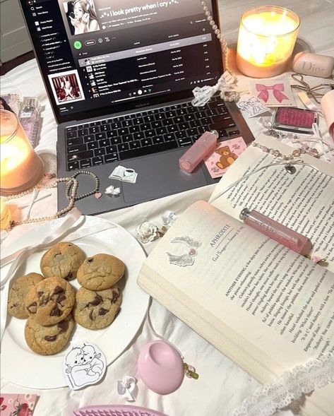 Feminine Study Aesthetic, Pink Academia, Girl Therapy, Romanticizing School, Pink Lifestyle, Study Inspo, Study Motivation Inspiration, Pink Girly Things, Studying Inspo