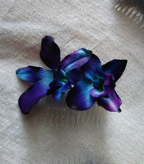 https://www.etsy.com/listing/479640080/galaxy-orchid-hair-comb-accessory?click_key=7be75e95830eef98d135375e0aad9ed2a4236d8a%3A479640080&click_sum=785d908b&ga_order=most_relevant&ga_search_type=all&ga_view_type=gallery&ga_search_query=galexy+orchid+hair&ref=sr_gallery-1-1&organic_search_click=1 Galaxy Things, Galaxy Orchid, Blue Dendrobium Orchids, Bridal Flower Hair Comb, Galaxy Flowers, Orchid Hair, Dendrobium Orchid, Turquoise Bridesmaid, Diy Bouquets