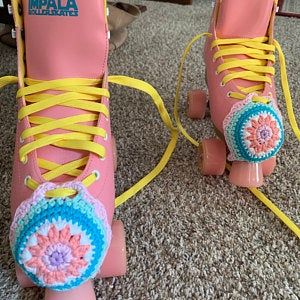 Mandala Rainbow, Retro Roller Skates, Yellow Orange Pink, Pride Colors, Pansexual Pride, Skate Style, Crochet Mandala, Pink Rainbow, Roller Skate