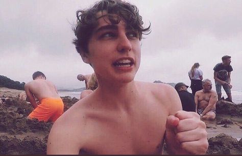 Eight letters / cb - 23 - Wattpad Colby With Curly Hair, Colby Brock With Curly Hair, Colby Brock Curly Hair, Fangirl Problems, Colby Brock, Hot Picks, Danny Phantom, Hair Back, Sam And Colby