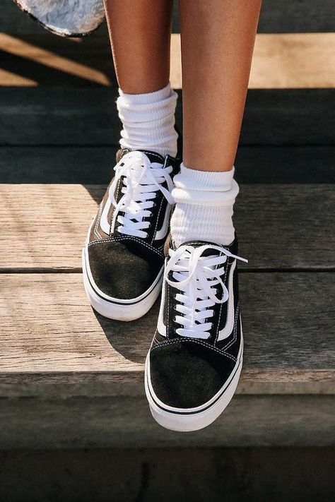 Vans Old Skool Platform Sneaker Vans Aesthetic, Old Skool Platform, Vans Old School, Platform Vans, Tenis Vans, Vans Outfit, Look Jean, Style Vans, Yellow Sneakers