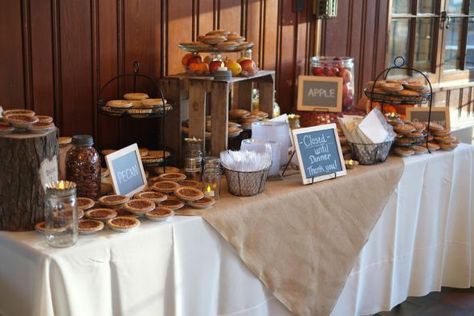 Too cute!! A table set up at a reception with different pies. Wedding Pie Table, Pie Buffet, Pie Display, Buffet Table Wedding Receptions, Rustic Pie, Pie Table, Pie Wedding, Wedding Food Display, Wedding Food Table