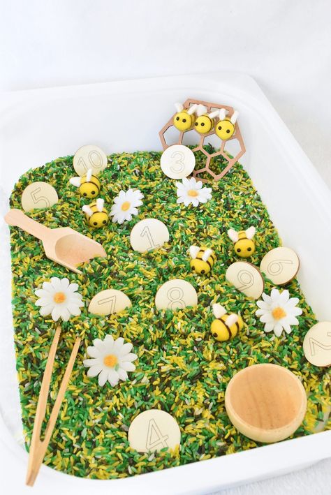 Ultimate Guide to Summer Toddler Crafts: Fun & Easy Activities for Little Hands Spring Sensory Bin, Screen Free Summer, Spring Sensory, Toddler Sensory Bins, Bee Activities, Toddler Montessori, School Age Activities, Sensory Crafts, Summer Play