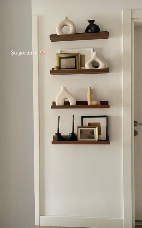 Wall Shelf Ideas Bedroom Small Spaces, Small Wall Ideas, Empty Wall Ideas Bedroom, Dining Room Decor Modern, Flat Ideas, Living Room Spaces, Winter Home Decor, Room Makeover Bedroom, Decor Home Living Room