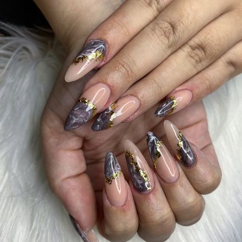 #Marble / #ocean /  #crystal effect wth shades of #grey and gold egde #nails Gold And Gray Nails, Grey And Gold Nails, Grey Marble Nails, Sliver Nails, Summer Acrylic, Marble Nail Designs, Marble Falls, Gray Nails, Summer Acrylic Nails