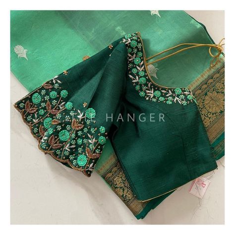 Work Blouse Hand Designs, Blouse Aari Work, Blouse Inspiration, Green Blouse Designs, Wedding Floral Design, Blouse Designs Catalogue, Pattu Saree Blouse Designs, New Saree Blouse Designs, Kids Blouse Designs