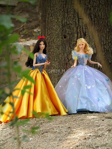 Agnes and Ella ✨ | by ShuiiMedina Disney Princess Barbies, Barbie Tumblr, Sofia Ferreira, Disney Barbie Dolls, Two Princess, Barbie Bridal, Barbie Doll Set, Disney Princess Dolls, Barbie Fashionista Dolls