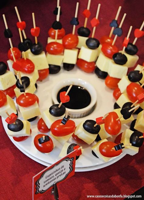 Food For Casino Themed Party, Casino Night Party Food Ideas, Casino Theme Party Food Snacks, Poker Party Food Ideas, Poker 40th Birthday Party, Casino Night Food Ideas, Casino Food Ideas, Casino Theme Food, Euchre Party Ideas