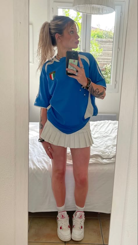 Jerseys Outfit, Soccer Game Outfits, Sports Jersey Outfit, Football Jersey Outfit, Soccer Outfits, Vintage Outfit, Jersey Outfit, Summer Vintage, Football Outfits