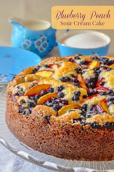 Brunch Dessert, Blueberry Cake Recipes, Rock Recipes, Seasonal Fruits, Sour Cream Cake, Bake Goods, Blueberry Desserts, Peach Desserts, Fall Recipe