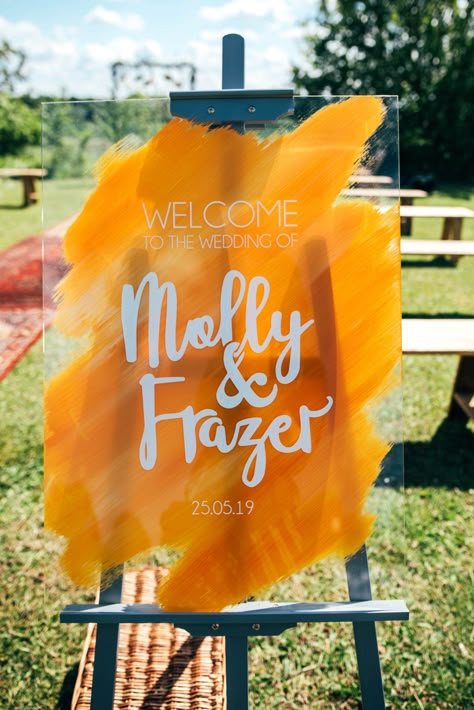 Plexiglass Sign Diy, Orange Wedding Signage, Diy Signage Ideas, Paint Acrylic Sign, Perspex Wedding Signs, Perspex Signage, Diy Acrylic Sign, Perspex Art, Welcome Sign Art