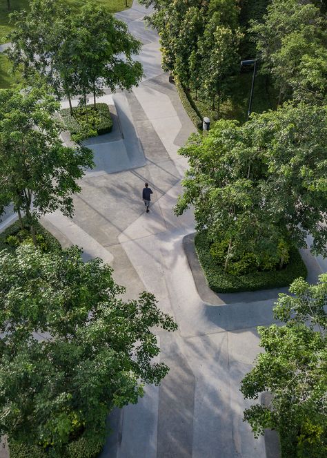 Plaza Design, Linear Park, Urban Landscape Design, Sales Center, Landscape Elements, Landscape And Urbanism, Landscape Architecture Design, Urban Park, Community Park