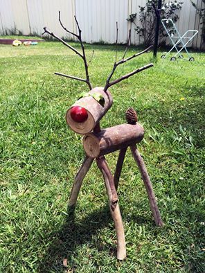 HomelySmart | 12 DIY Reindeer Themed Decor For Christmas - HomelySmart Diy Reindeer Decorations, Diy Reindeer, Decorations For Christmas, Wooden Reindeer, Reindeer Decorations, Work Diy, Christmas Wood Crafts, Décor Diy, Christmas Wood