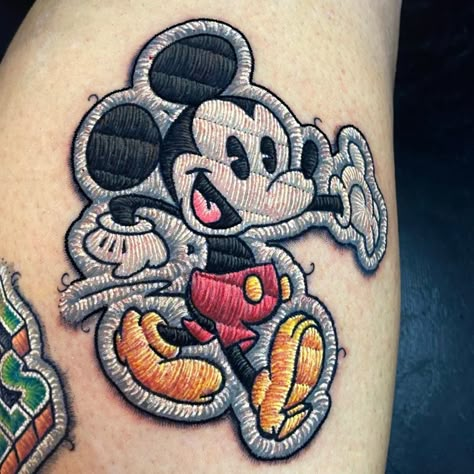 Patch Tattoos, Mickey Tattoo, Mickey Mouse Tattoo, Stitch Tattoo, Embroidery Tattoo, Mouse Tattoos, Geniale Tattoos, Tattoo Design Book, Tattoo Feminina