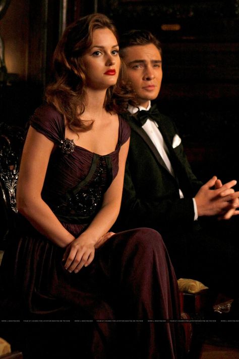 Gossip Girl power couple #blair #chuck Chuck Et Blair, Chuck E Blair, Chuck Y Blair, Vanessa Abrams, Mode Gossip Girl, Estilo Blair Waldorf, Estilo Gossip Girl, Dan Humphrey, Stile Blair Waldorf