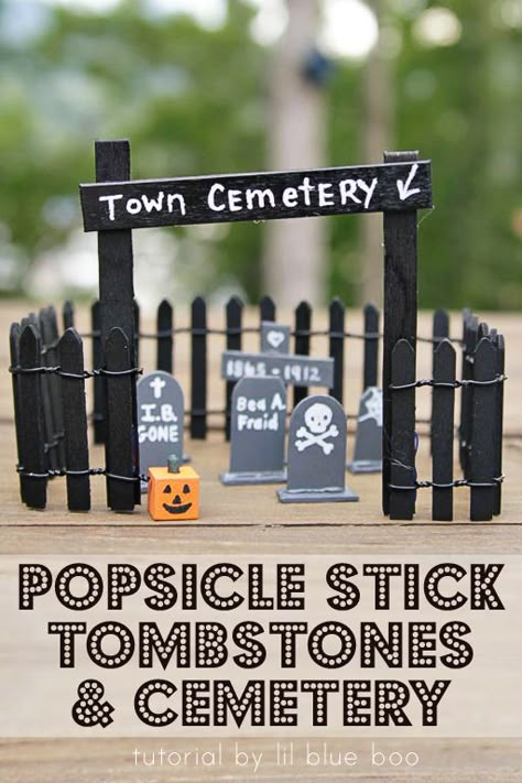 How to make these miniature popsicle stick tombstones and cemetery for a fun Halloween tablescape or fairy village addition MichaelsMakers Lil Blue Boo Diy Halloween Village, Halloween Village Display, Halloween Fairy Garden, Haunted House Diy, Dollhouse Halloween, Halloween Tablescape, Miniature Halloween, Casa Halloween, Fairy Village