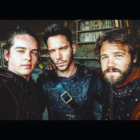 Jonathan Rhys Meyers (@jrmfansite) | Twitter Ferdia Walsh Peelo, Moe Dunford, Vikings Cast, Vikings Season 5, Vikings Season 4, Vikings Travis Fimmel, Vikings Show, King Ragnar, Alfred The Great